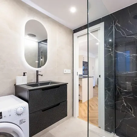 Charm - Stylish 3bd In Centro *