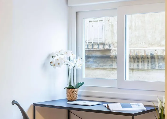 Charm - Stylish 3bd In Centro Apartment