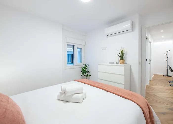 Apartment Charm - Stylish 3bd In Centro Malaga