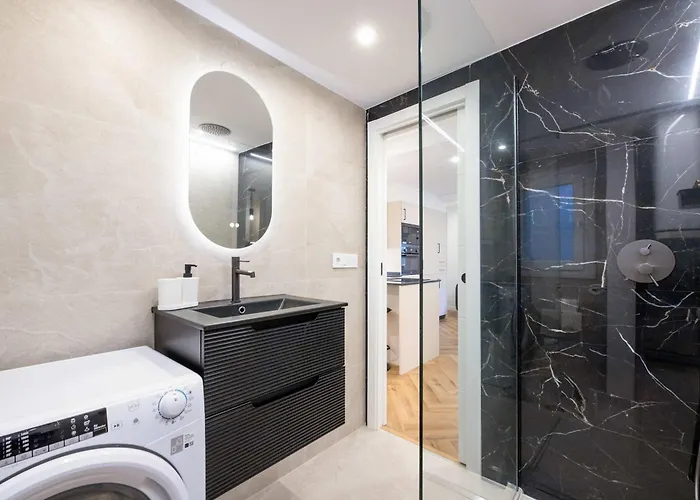 Charm - Stylish 3bd In Centro *